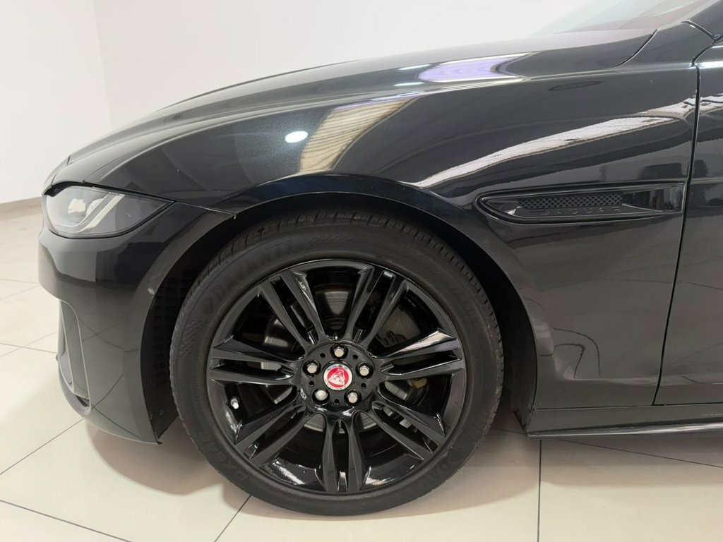 Jaguar XE 2L R-dynamic S Black #6
