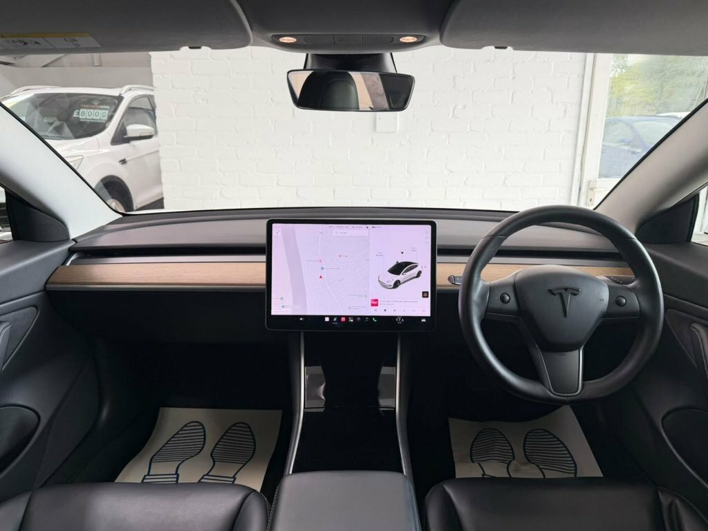 Tesla Model 3 Saloon LB20TBY White #4