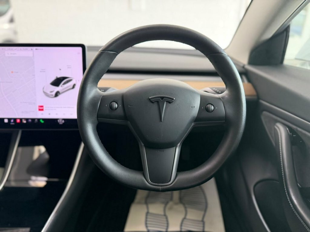 Tesla Model 3 Saloon LB20TBY White #5