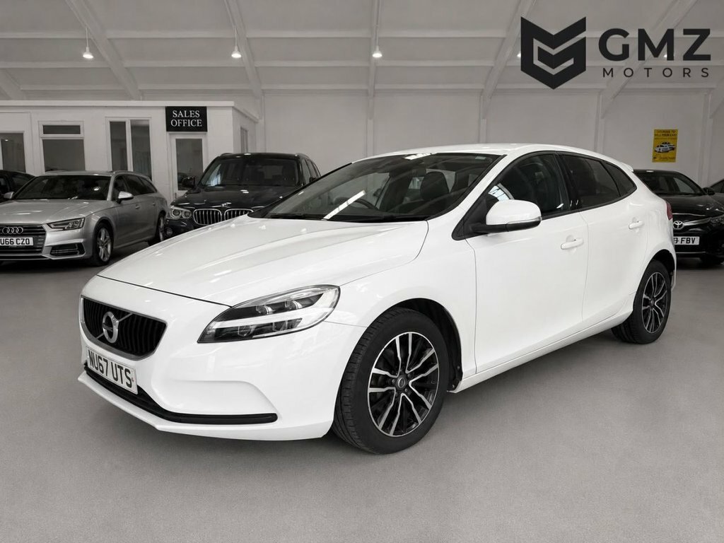 Volvo V40 2L Momentum NU67UTS White #3