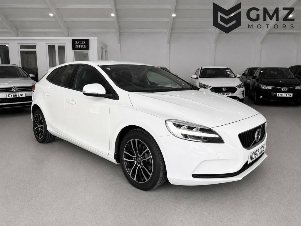 Volvo V40 2L Momentum White