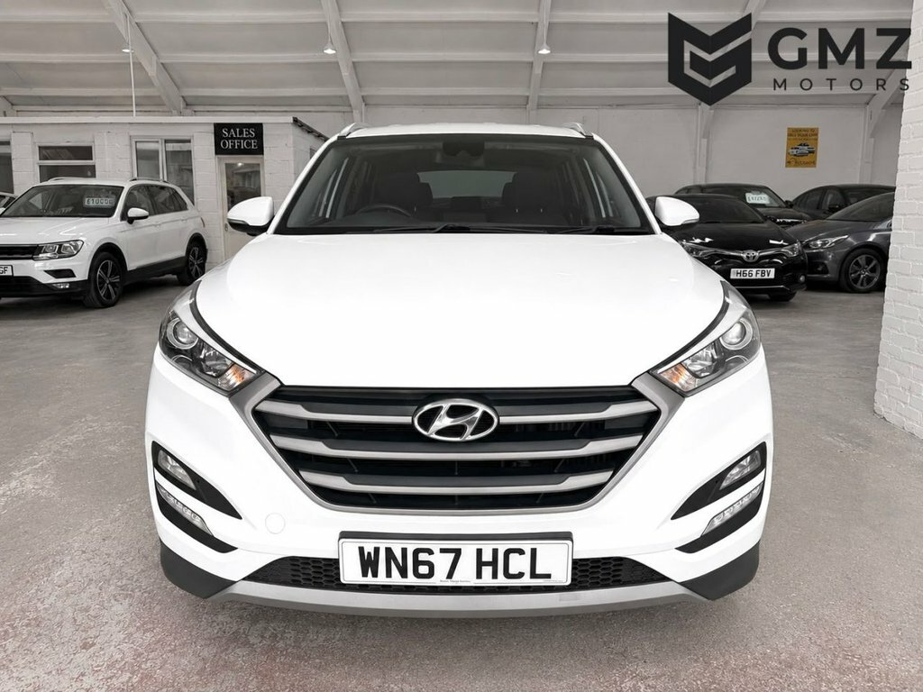 Hyundai Tucson 1.7L Se Nav WN67HCL White #2