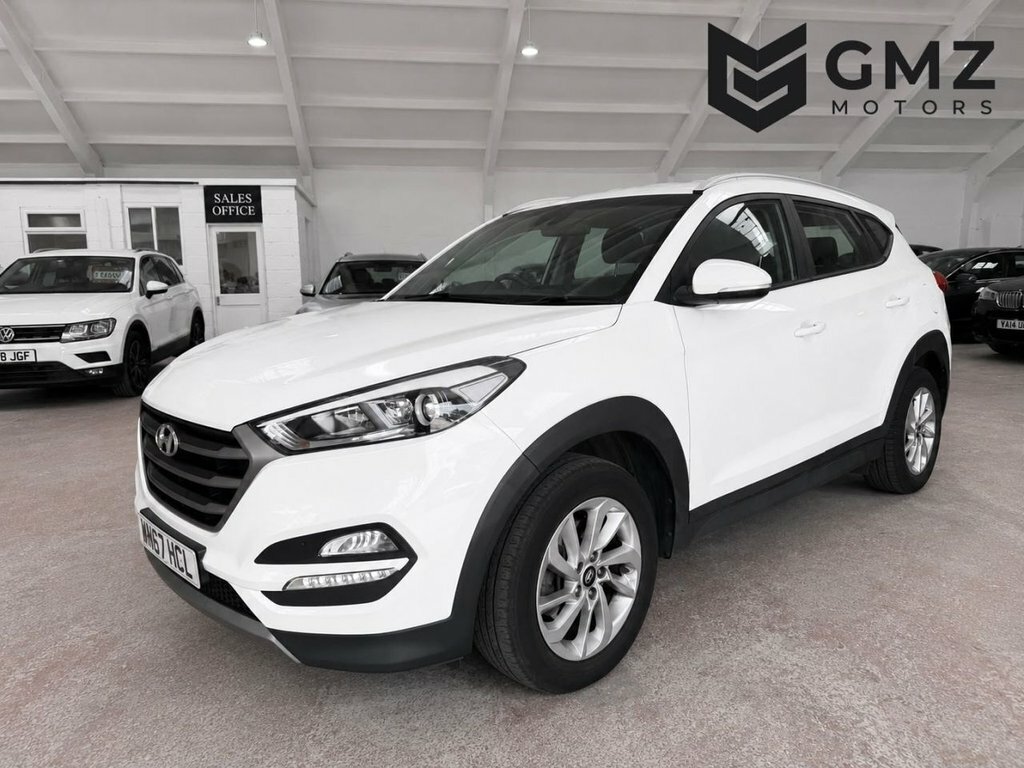 Hyundai Tucson 1.7L Se Nav WN67HCL White #3