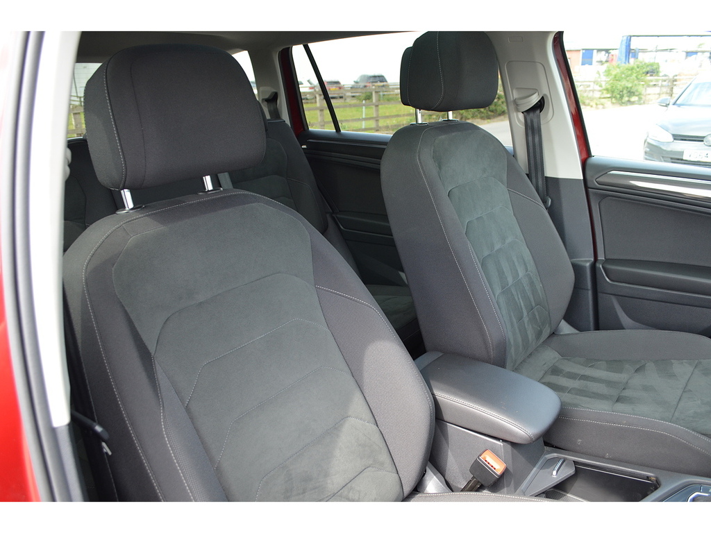 Volkswagen Tiguan Allspace 2.0 Tdi 4Motion Match Dsg White #28