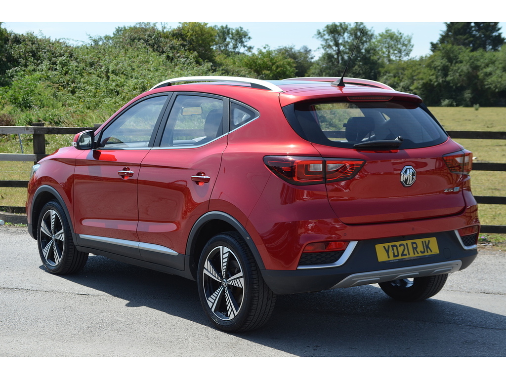 MG ZS Exclusive Red #5
