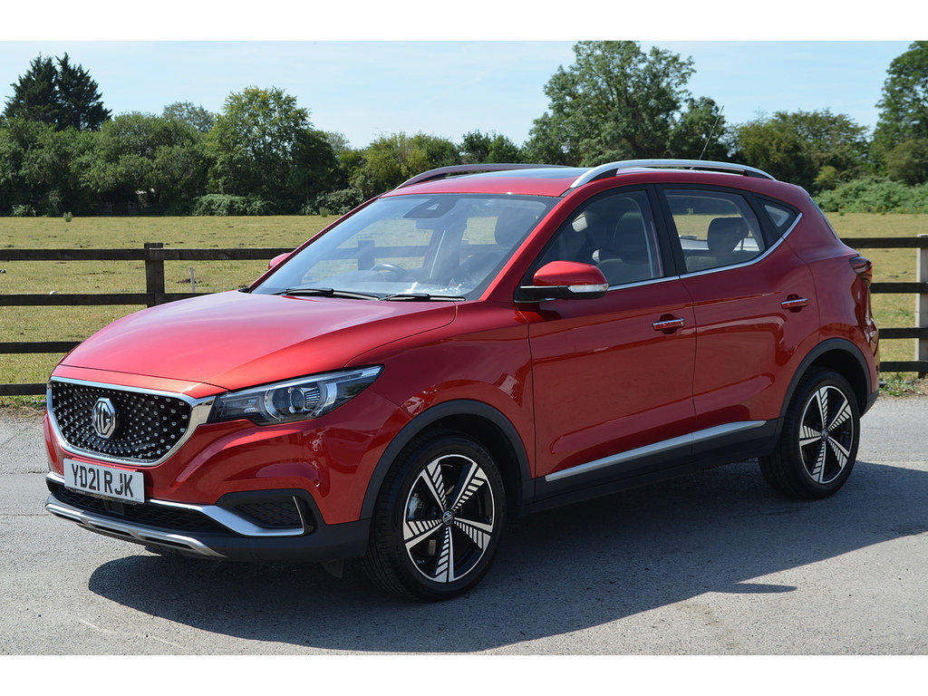 MG ZS Exclusive Red #3