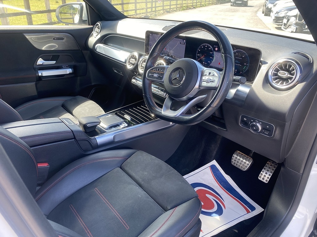 Mercedes-Benz GLB Class Glb220d Amg Line White #2