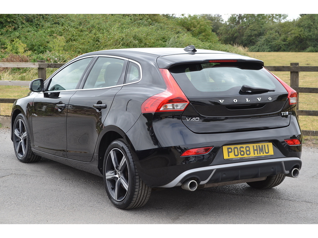 Volvo V40 T2 R-design Nav Plus PO68HMU Black #6