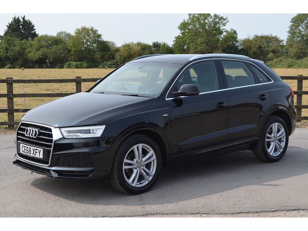 Audi Q3 Tfsi Cod S Line Edition CE68XFY Black #4