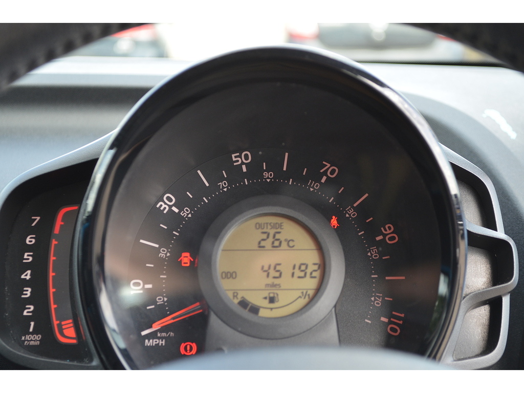 Toyota Aygo Hatchback 1.0 Red #27