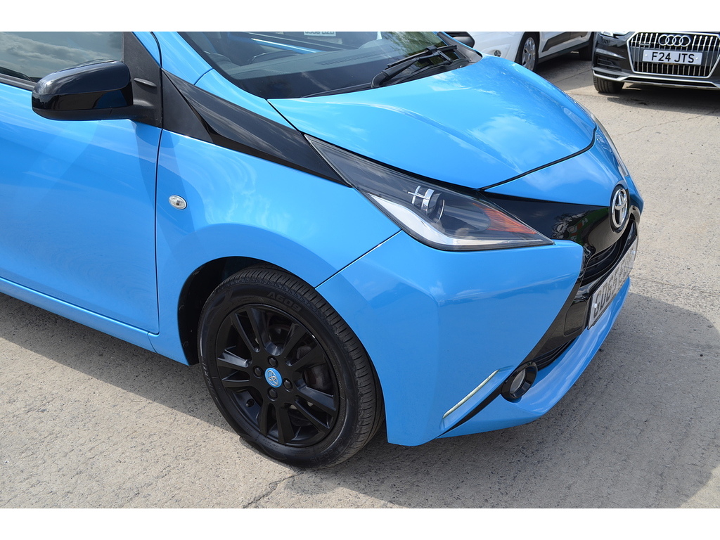 Toyota Aygo Hatchback 1.0 Red #44