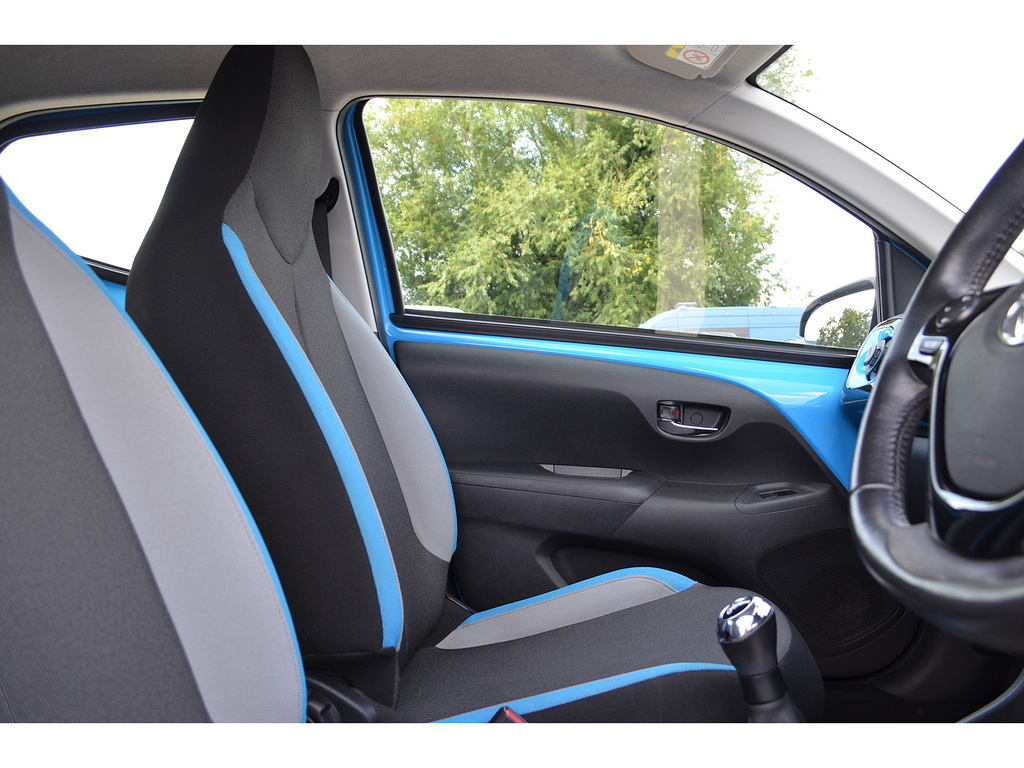Toyota Aygo Hatchback 1.0 Red #52