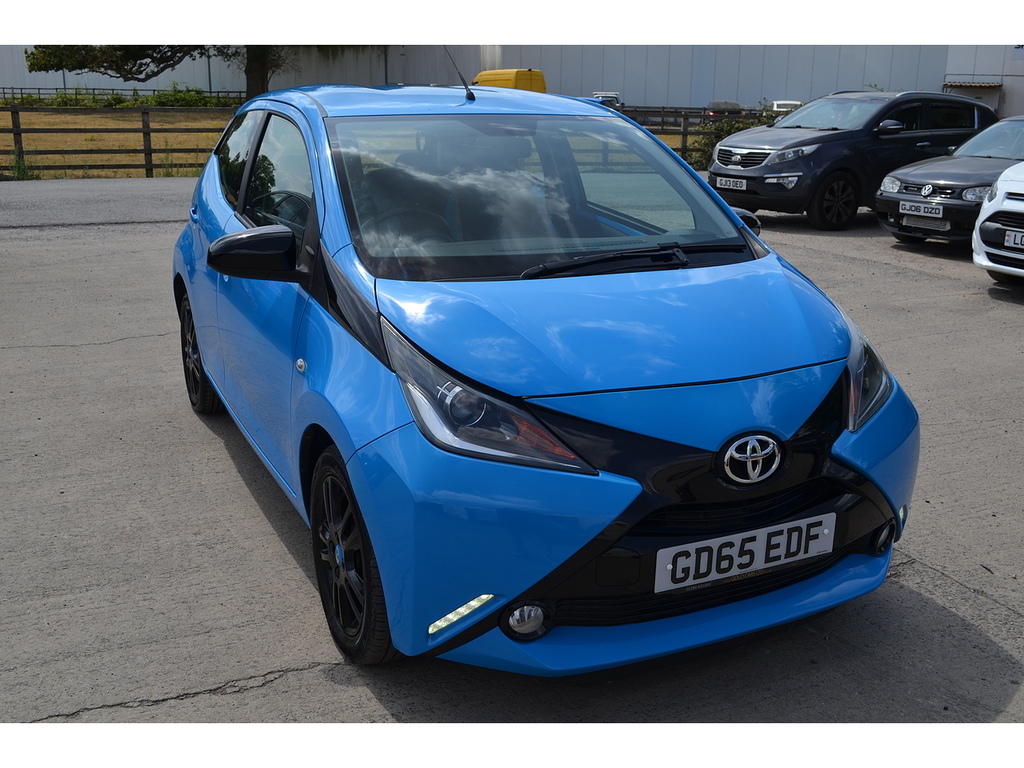 Toyota Aygo Hatchback 1.0 Red #43