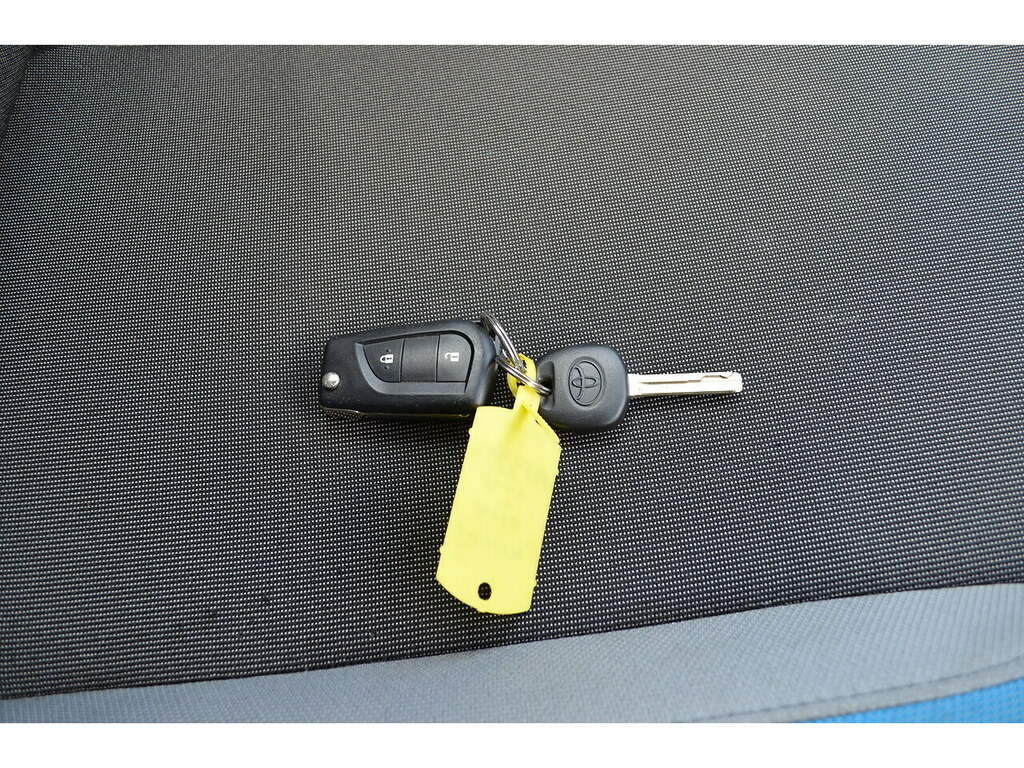 Toyota Aygo Hatchback 1.0 Red #35