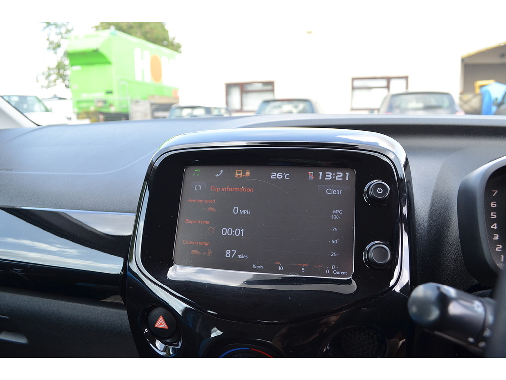 Toyota Aygo Hatchback 1.0 Red #34