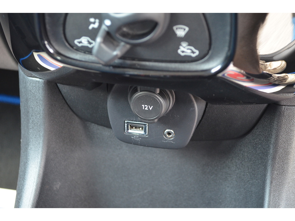 Toyota Aygo Hatchback 1.0 Red #29