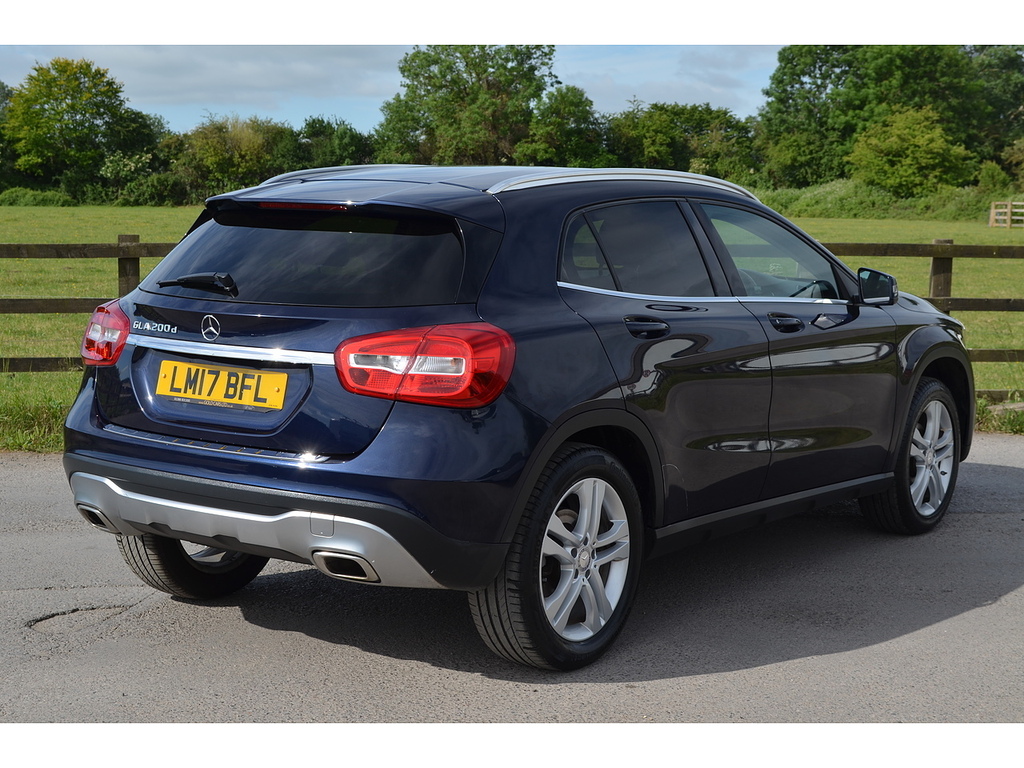 Mercedes-Benz GLA Class 2.1 Gla 220 D 4Matic Amg Line Premium Plus Red #8