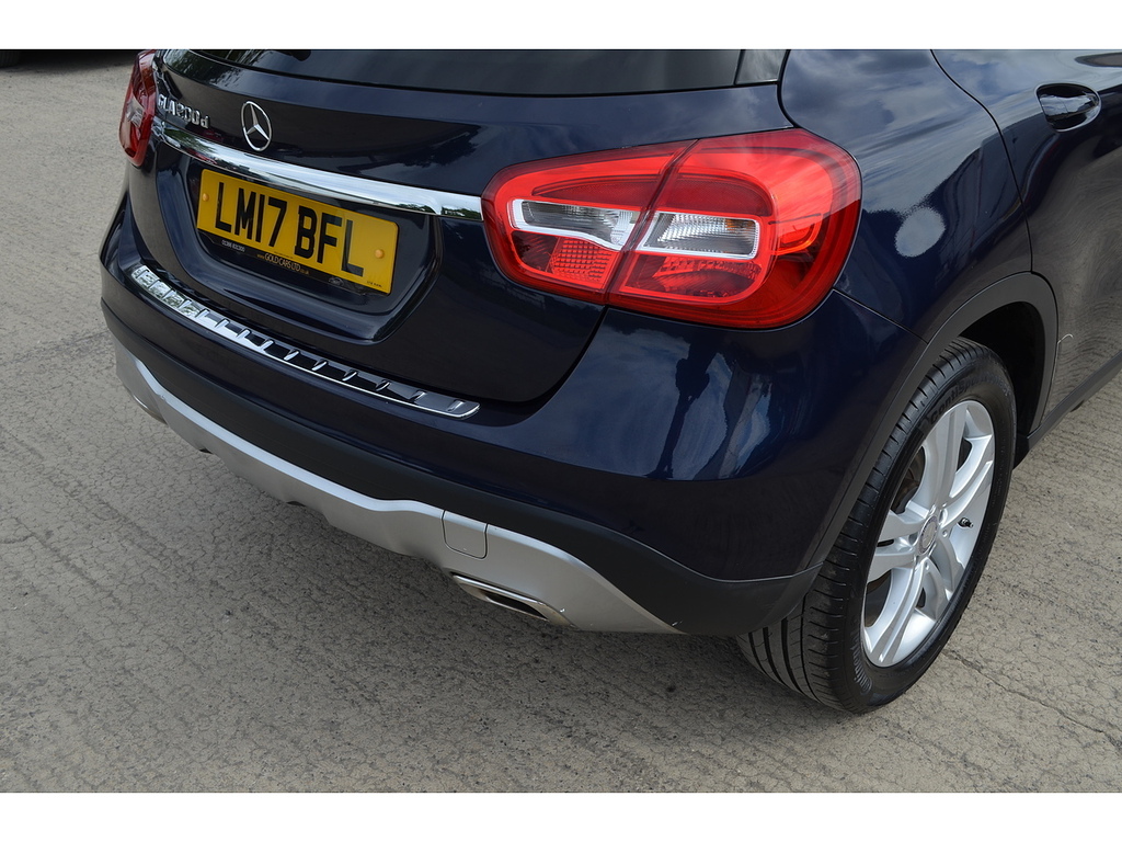 Mercedes-Benz GLA Class 2.1 Gla 220 D 4Matic Amg Line Premium Plus Red #38
