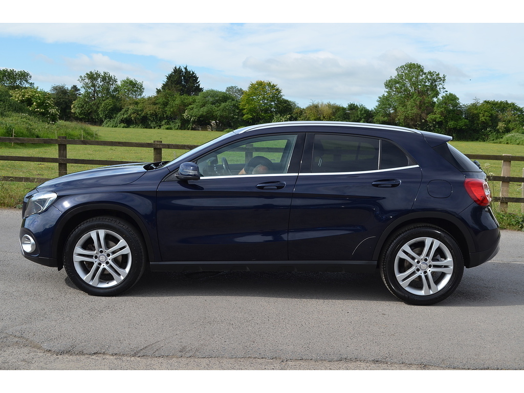 Mercedes-Benz GLA Class Gla200d Sport Blue #5