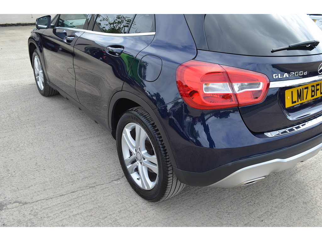 Mercedes-Benz GLA Class 2.1 Gla 220 D 4Matic Amg Line Premium Plus Red #35