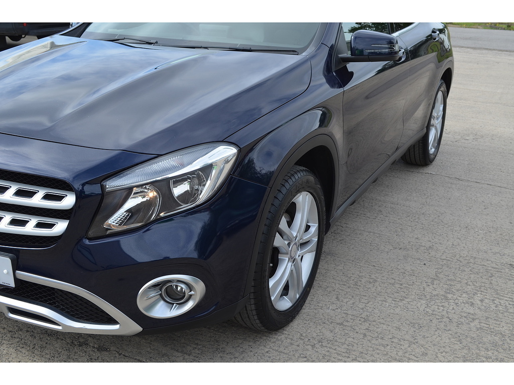 Mercedes-Benz GLA Class 2.1 Gla 220 D 4Matic Amg Line Premium Plus Red #34