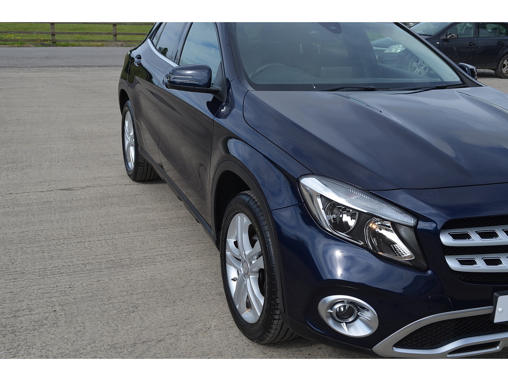 Mercedes-Benz GLA Class 2.1 Gla 220 D 4Matic Amg Line Premium Plus Red #30