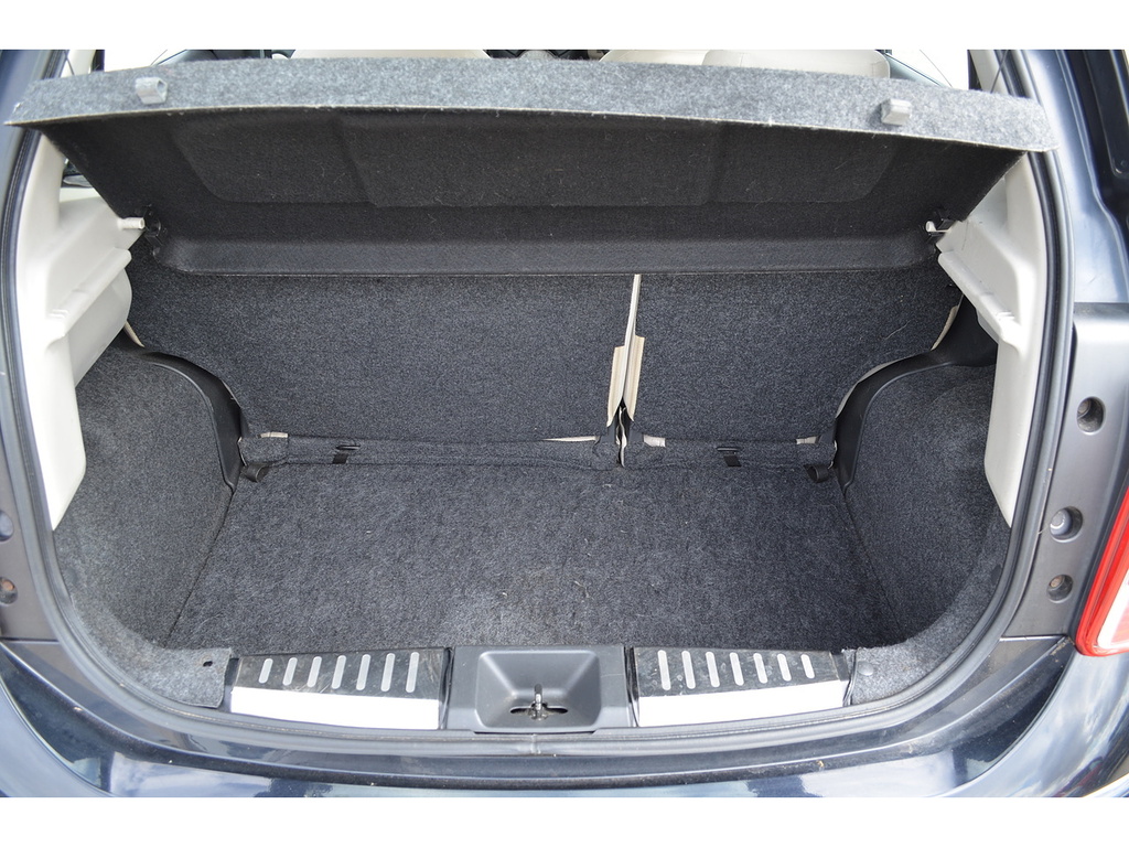 Nissan Micra Visia Black #39