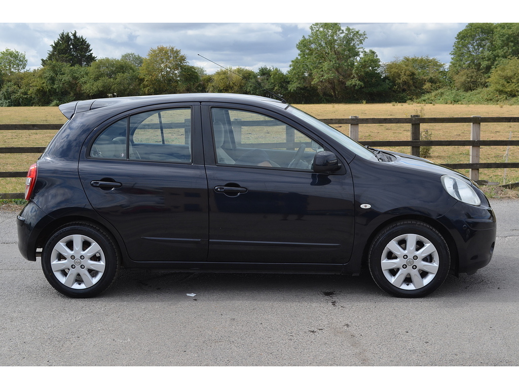 Nissan Micra Visia Black #9