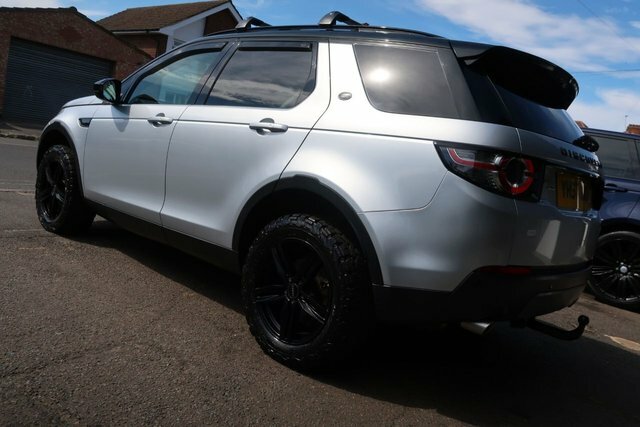 Land Rover Discovery Sport 2017 2.0 Td4 Hse Black Suv 4Wd Eur YH67GXG Black #6