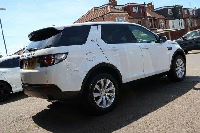 Land Rover Discovery Sport 2016 2.0 Td4 Se Tech Suv 4Wd Euro FD16EUH White #3