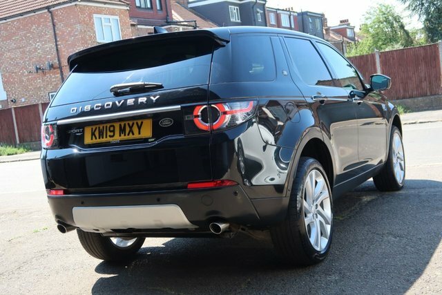 Land Rover Discovery Sport 2019 2.0 Td4 Hse Luxury Suv 4Wd Eu Black #4