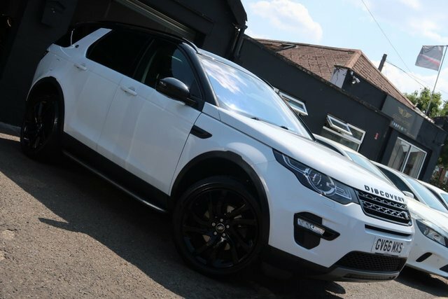Land Rover Discovery Sport 2016 2.0 Td4 Hse Black Suv 4Wd Eur Black #2