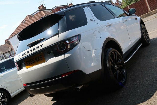 Land Rover Discovery Sport 2016 2.0 Td4 Hse Black Suv 4Wd Eur Black #4