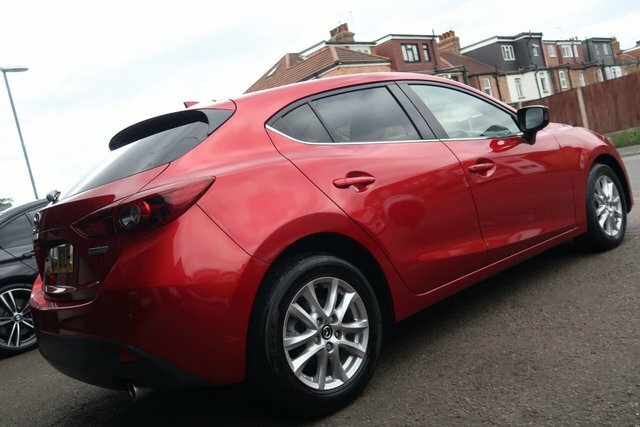 Mazda 3 2015 2.0 Skyactiv-g Se-l Nav Hatchback Red #3