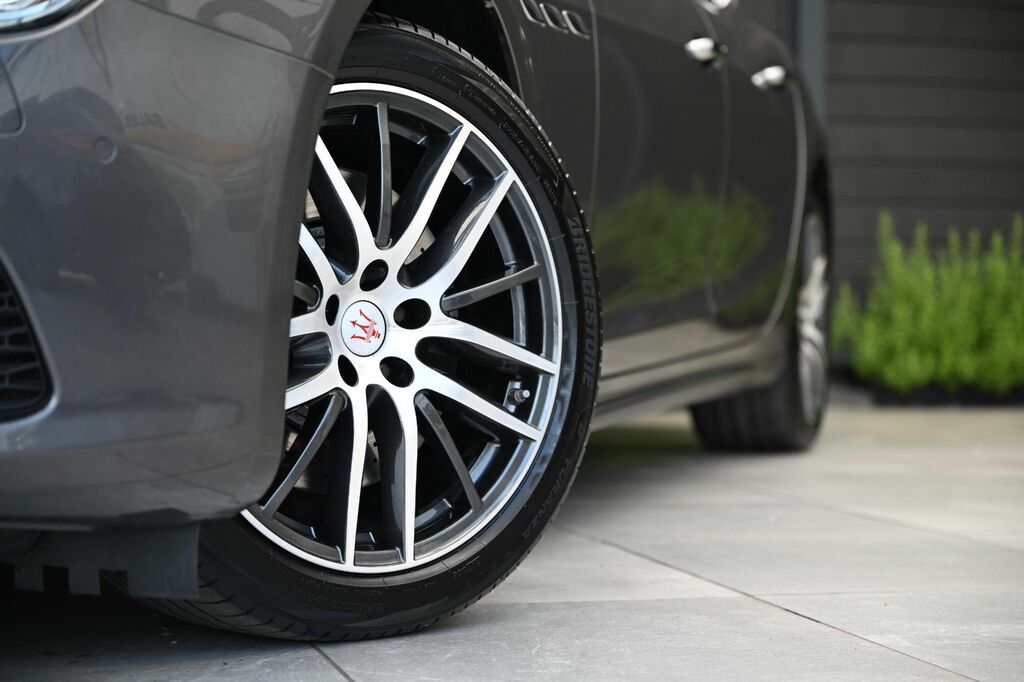 Maserati Ghibli Automatic Black #15