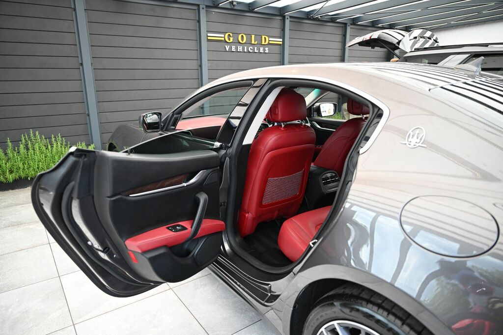 Maserati Ghibli Automatic Black #57