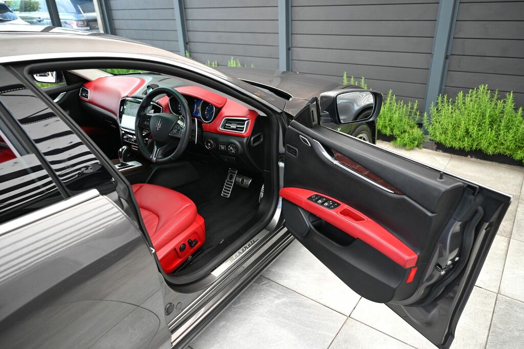 Maserati Ghibli Automatic Black #47