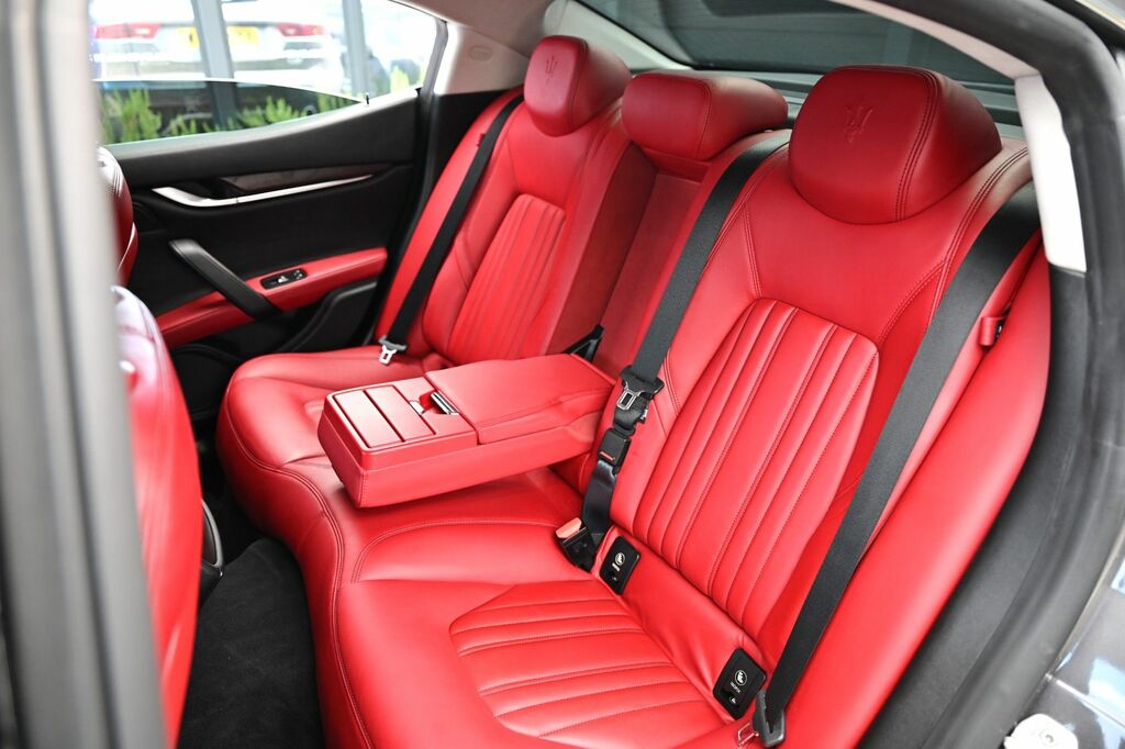 Maserati Ghibli Automatic Black #18