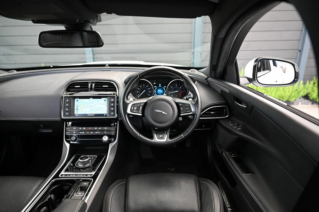 Jaguar XE 2.0D R-sport Saloon Euro 6 S S White #2