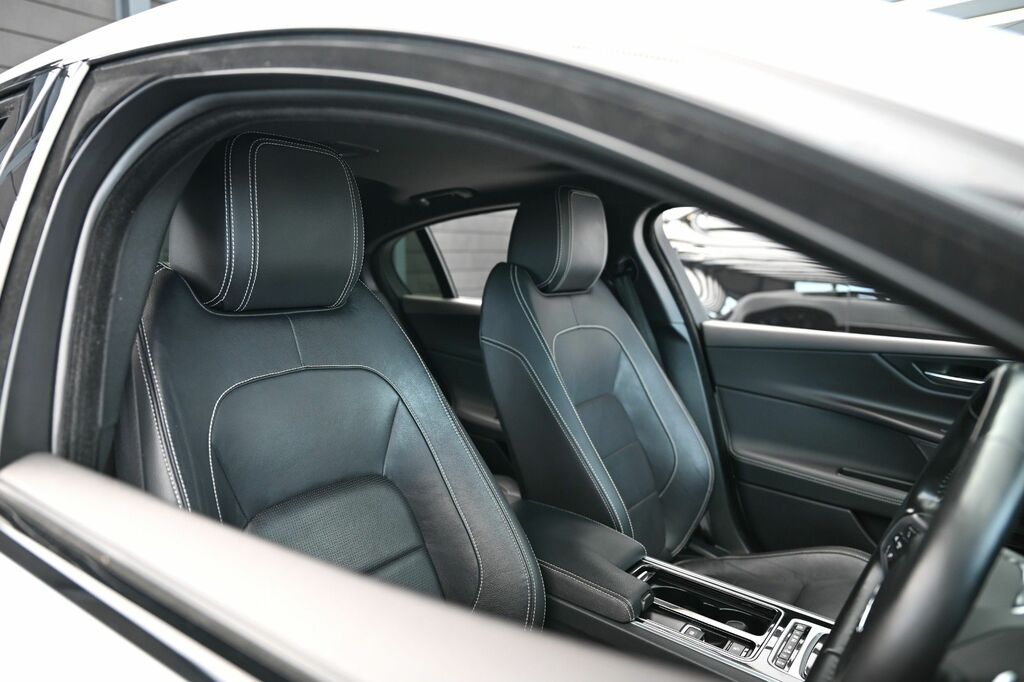 Jaguar XE 2.0D R-sport Saloon Euro 6 S S White #4