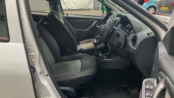 Dacia Duster 1.2 Tce 125 Prestige Estate Blue #9