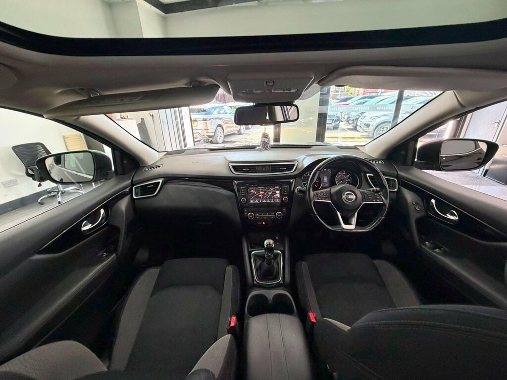 Nissan Qashqai 1.3 Dig-t N-connecta Euro 6 Ss Black #2