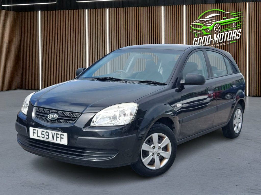 Kia RIO Hatchback Black #2