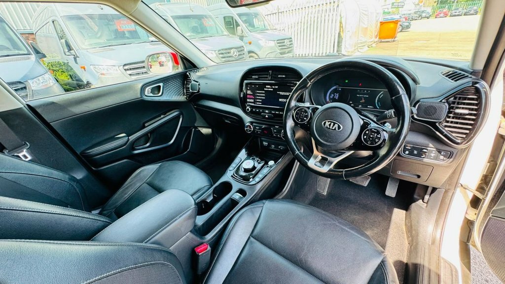 Kia Soul First Edition White #25