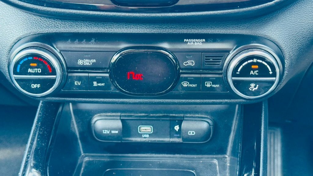 Kia Soul First Edition White #17