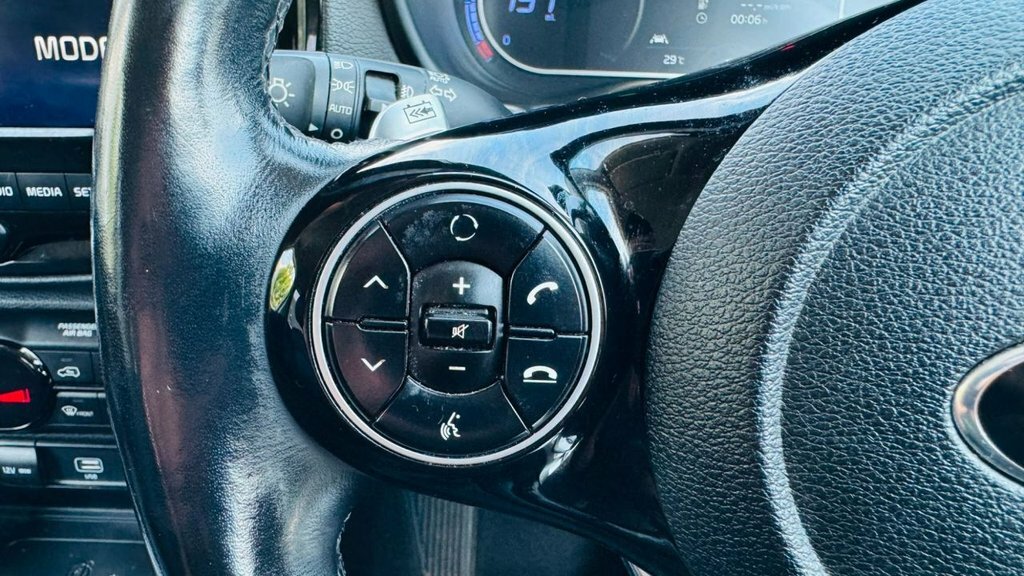 Kia Soul First Edition White #11