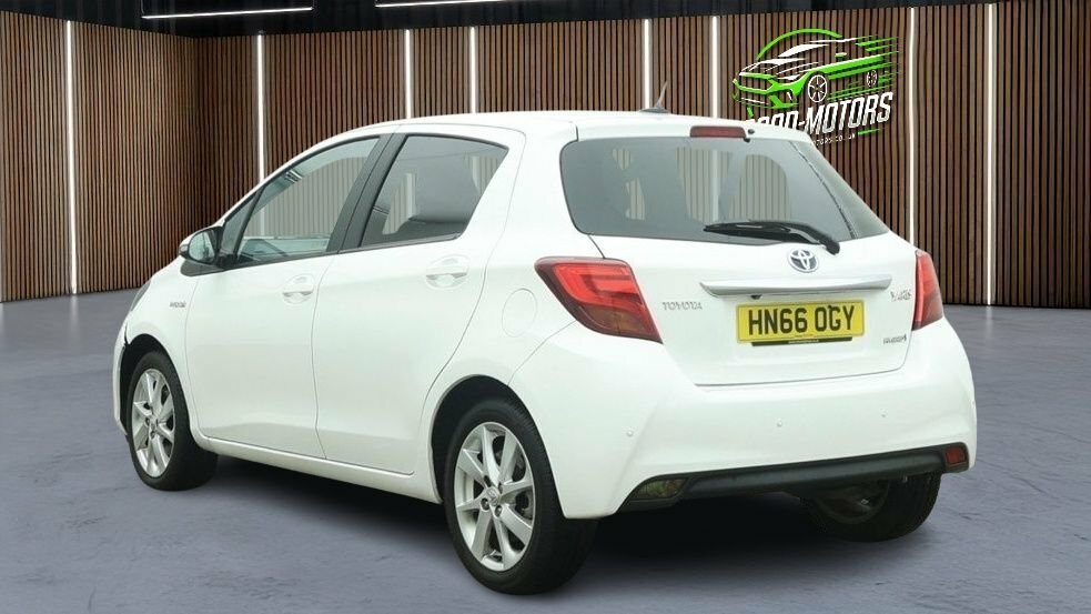 Toyota Yaris 1.0 Vvt-i Icon Euro 6 Red #5