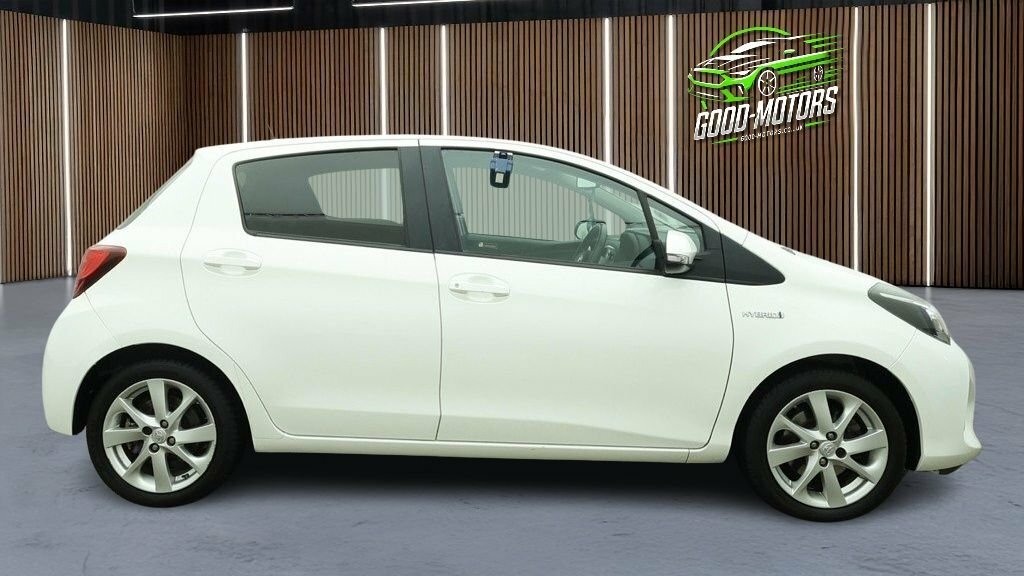 Toyota Yaris 1.0 Vvt-i Icon Euro 6 Red #3