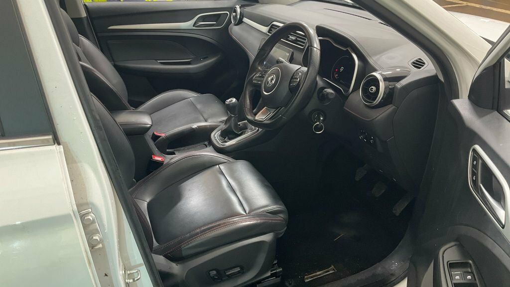 MG ZS 1L Exclusive White #6