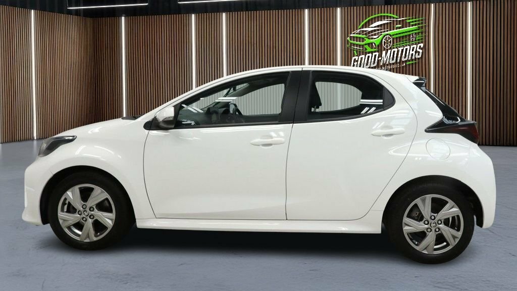 Toyota Yaris 1L Icon White #6